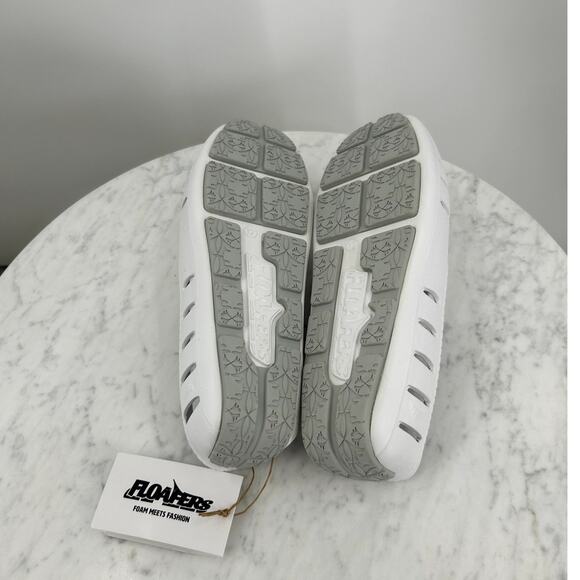 NEW Floafers Country Club 2.0 White Comfortable Beach Loafers Men’s 12 - Picture 2 of 7